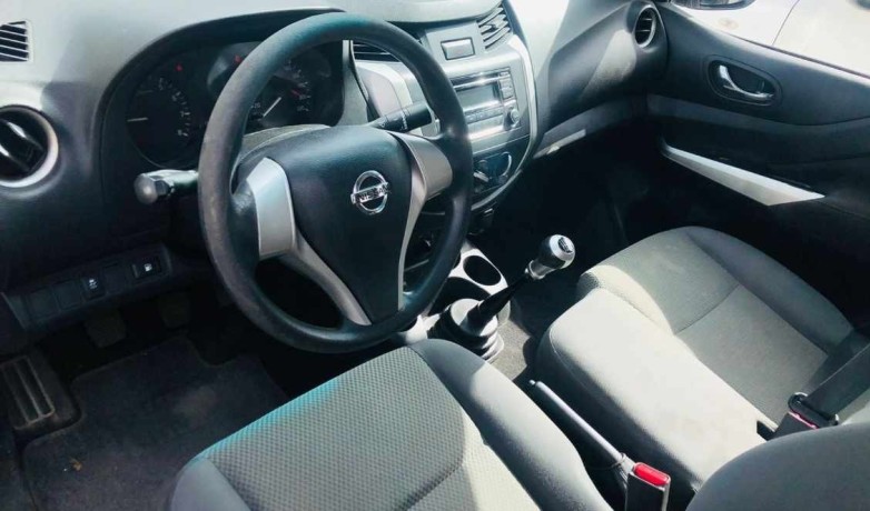 nissan-navara-se-2016-4x4gcc-accident-free-big-4