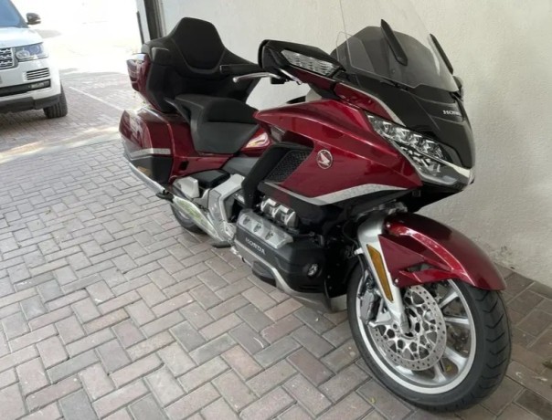 2021-honda-goldwing-big-1