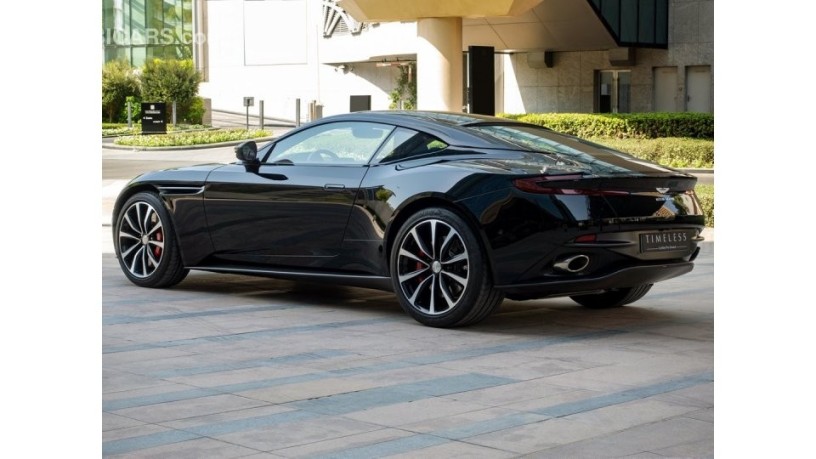 aston-martin-db11-v8-timeless-certified-big-4
