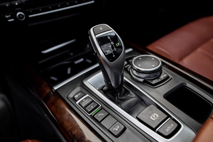 bmw-x5-35i-exclusive-model-2015-big-4