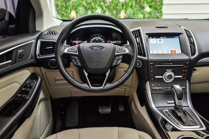 ford-edge-titanium-model-2017-big-4