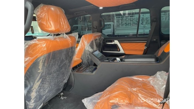 2020-toyota-land-cruiser-vxr-big-3