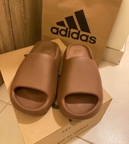 adidas-yeezy-slipper-very-soft-and-comfortable-for-sale-big-0