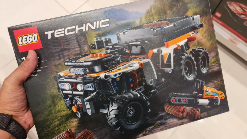 lego-technic-all-terrain-vehicle-42139-764-pieces-big-0