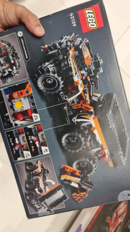 lego-technic-all-terrain-vehicle-42139-764-pieces-big-1