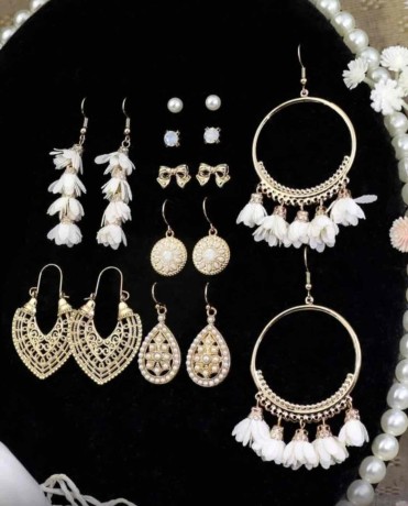 beautiful-elegant-earrings-set-for-sale-big-0