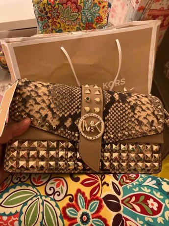 micheal-kors-hand-bag-for-sale-big-0