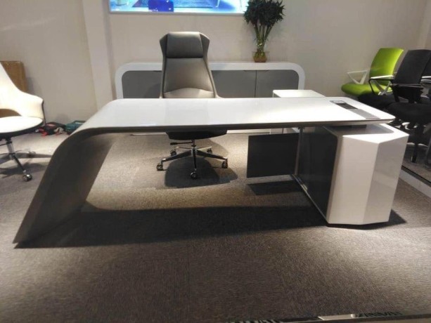executive-office-desk-dubai-big-0