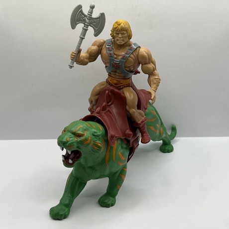 vintage-1981-motu-he-man-and-battle-cat-action-figure-big-0