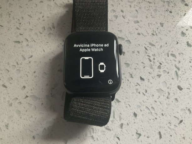 apple-watch-series-4-44mm-used-big-1