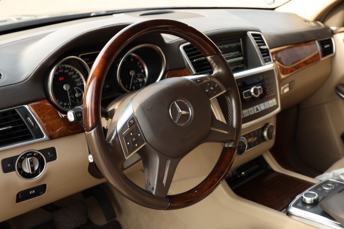 2015-mercedes-gl500-big-2