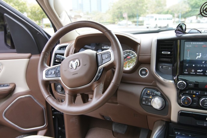 2019-dodge-ram-1500-laramie-big-3