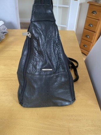 sale-black-leather-shoulder-bag-big-0