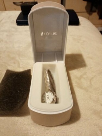 lorus-ladies-wrist-watch-big-0