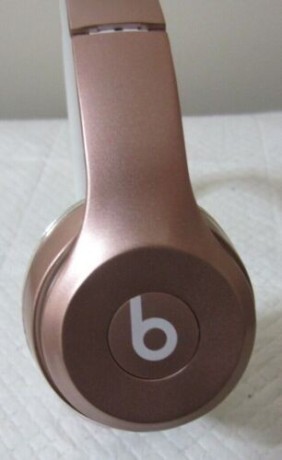 beats-rose-gold-headphones-untested-used-big-0