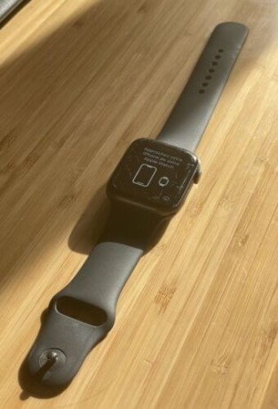 apple-watch-series-5-gps-cellular-44mm-space-grey-big-0