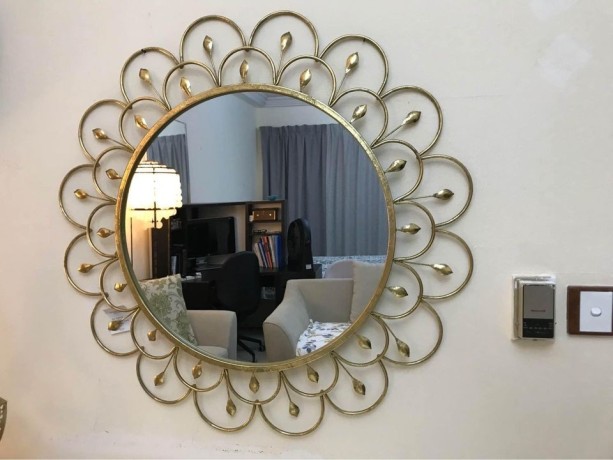 golden-wall-mirror-decor-from-panemirates-big-2