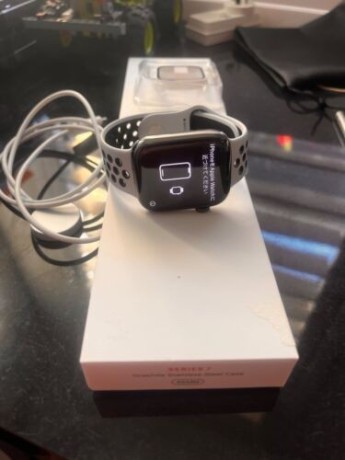 black-stainless-steel-apple-watch-series-7-45mm-big-0