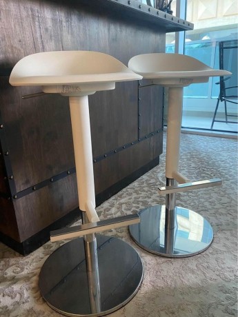 set-of-2-bar-stools-big-1