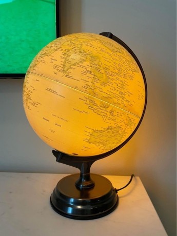 globe-illuminated-world-lamp-antique-big-2