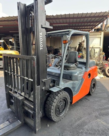 toyota-used-forklift-40-ton-big-0