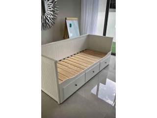 Selling ikea hemnes Day-bed frame with 3 drawers white 80x200 cm