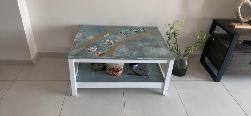 used-ikea-coffee-table-with-butterfly-pattern-big-3