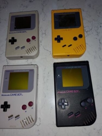 4x-game-boy-original-consoles-big-0