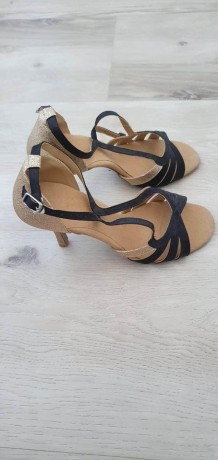 shoes-lady-size-37-kids-size-21-big-1