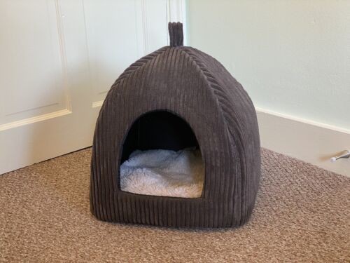 pets-at-home-igloo-cat-bed-wwashable-cushion-hardly-used-big-0