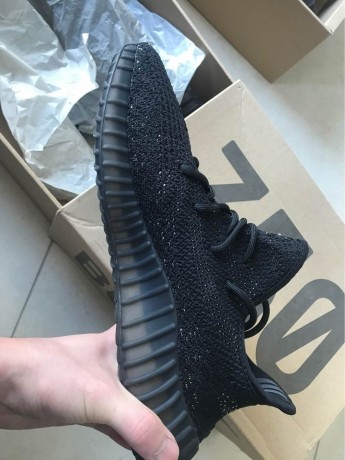 adidas-yeezy-350-v2-oreo-size-43-big-2