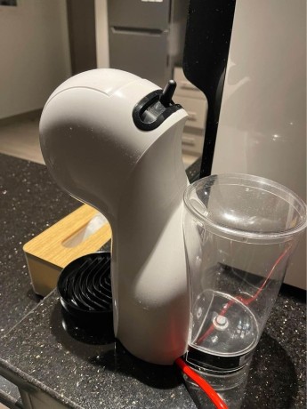 nescafe-dolce-gusto-coffee-machine-big-1