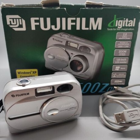 fujifilm-finepix-2600-zoom-20mp-compact-digital-camera-silver-tested-big-0