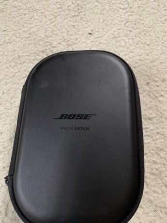 bose-noise-cancelling-headphones-special-edition-big-0