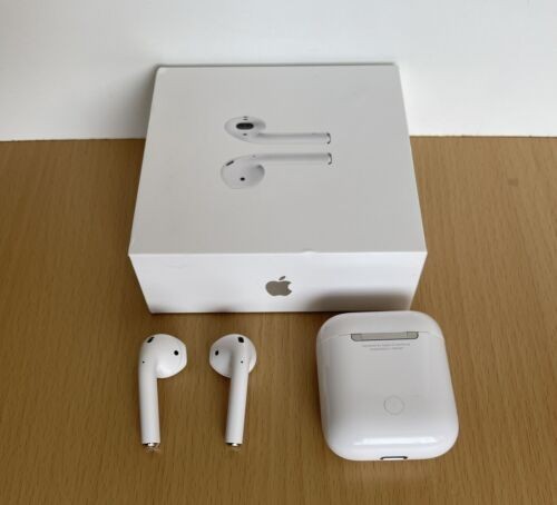 apple-airpods-2nd-generation-with-charging-case-big-1