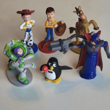 disney-pixar-toy-story-2-figurines-wheezy-zurg-buzz-woody-jessie-pvc-figures-big-0