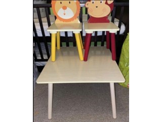 Liberty House Jungle Kids Table & 2 Chairs Good