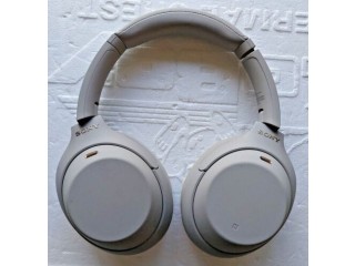Sony WH1000XM4/S Bluetooth Noise Canceling Overhead Headphones Silver .420