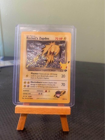 pokemon-cards-3-cards-big-0