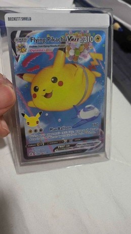 pokemon-tcg-flying-pikachu-vmax-007025-big-0