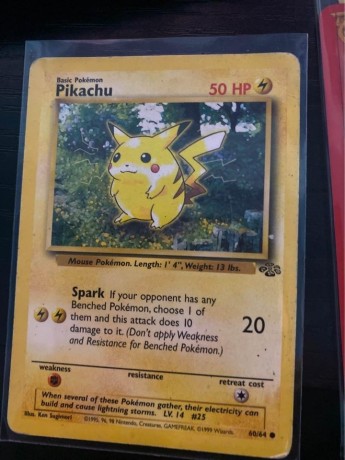 1998-vintage-pikachu-pokemon-card-big-0