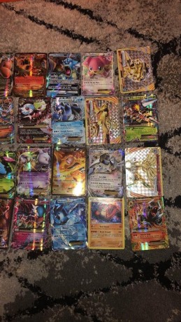 alot-of-pokemon-cards-big-1