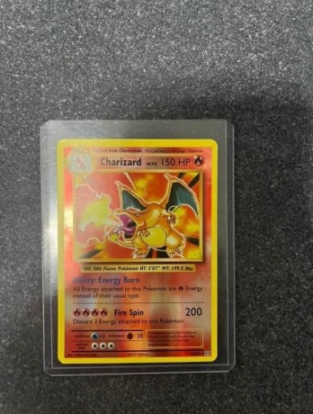 charizard-reverse-holo-big-0