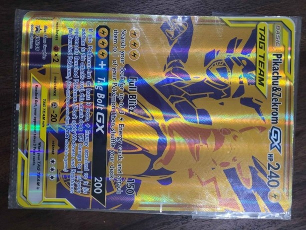 pikachu-zekrom-gx-hp-240-card-big-1