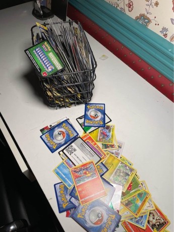 about-10k-of-pokemons-cards-big-0