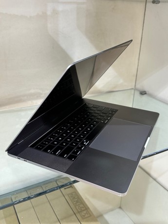 uk-used-apple-macbook-pro-2018-core-i7-16gb256gb-big-0