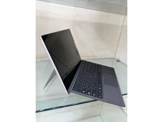Uk Used Surface Pro 4, core i7, 8gb/256gb (8th gen