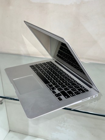 uk-used-apple-macbook-air-2017-core-i5-8gb256gb-big-2