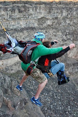 base-jumping-parachute-big-0